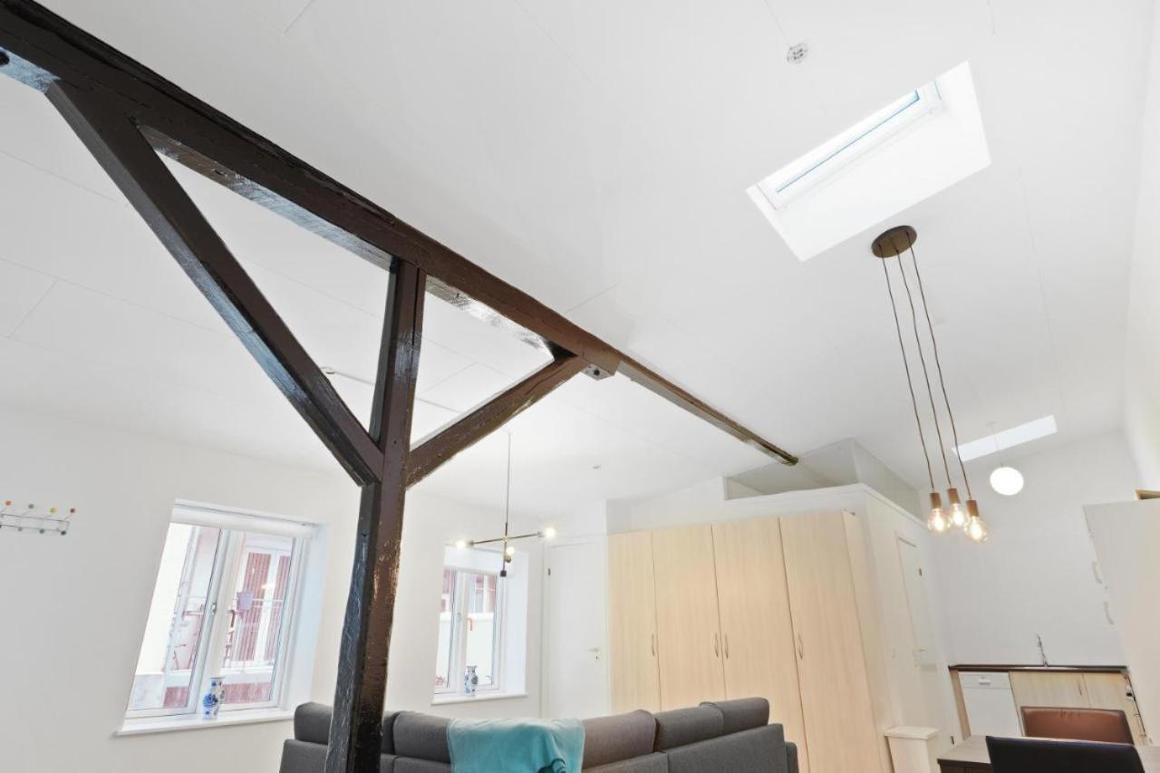 Charming - Luxurious 1 Bedroom Apartment In The Heart Of Aalborg Esterno foto